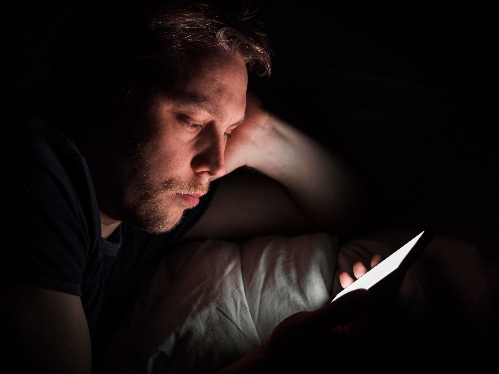 Narcissists and Their Phone (10 Evil Things Narcissists Will Do To You Using Their Phones)